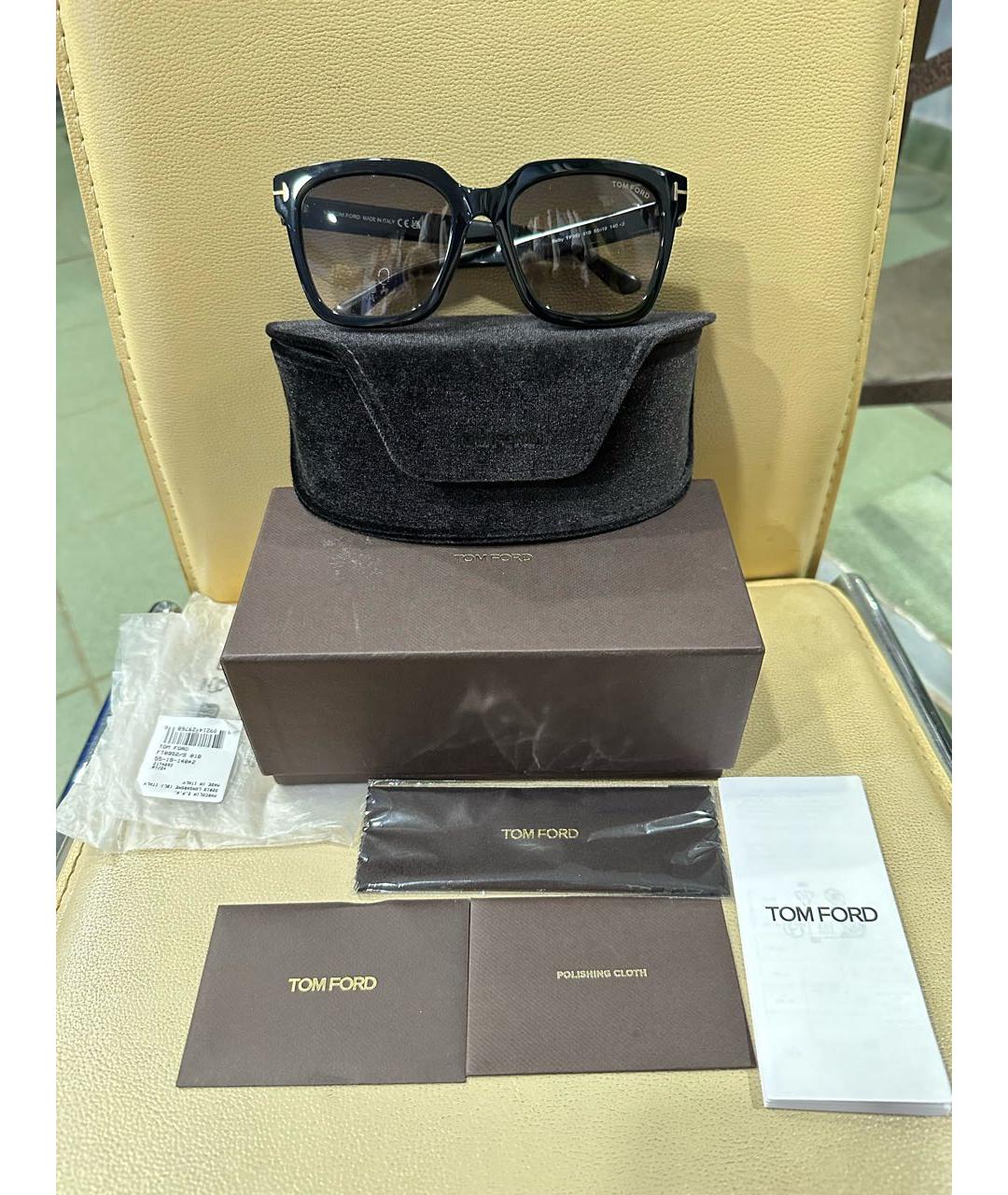 TOM FORD Черные пластиковые солнцезащитные очки, фото 4