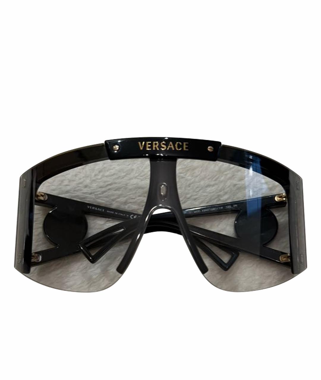 VERSACE Черные пластиковые солнцезащитные очки, фото 1
