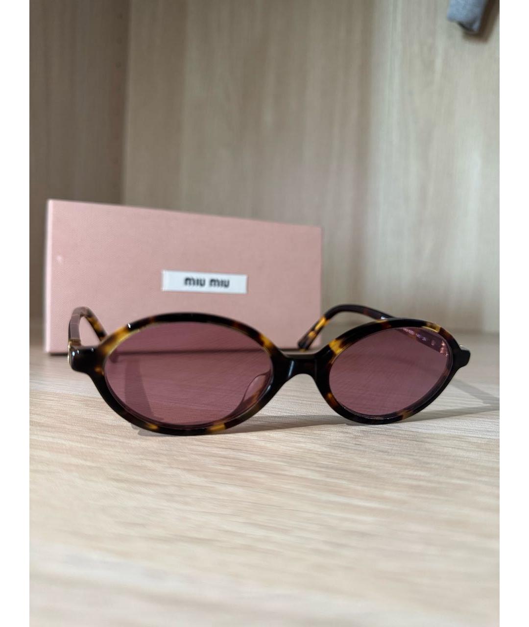 MIU MIU Коричневые пластиковые солнцезащитные очки, фото 7