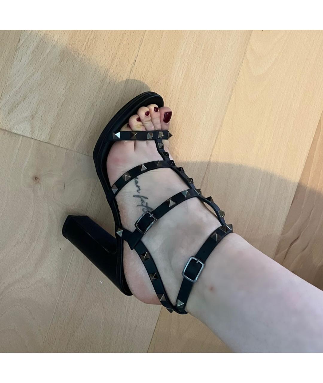 VALENTINO Черные кожаные босоножки, фото 4