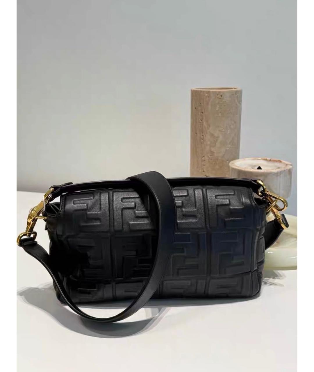 FENDI Черная кожаная сумка через плечо, фото 3