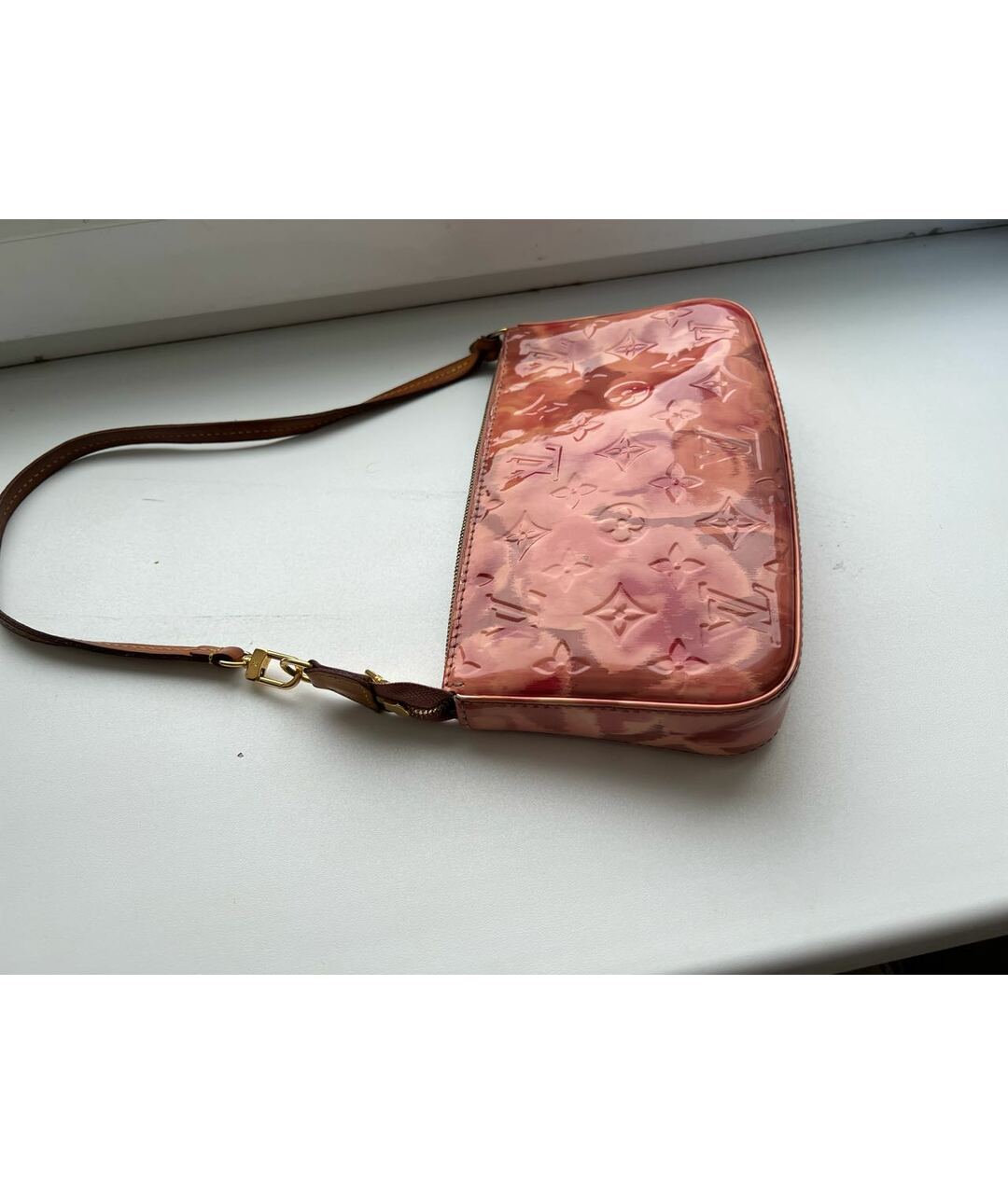 LOUIS VUITTON PRE-OWNED Розовая сумка с короткими ручками из лакированной кожи, фото 2