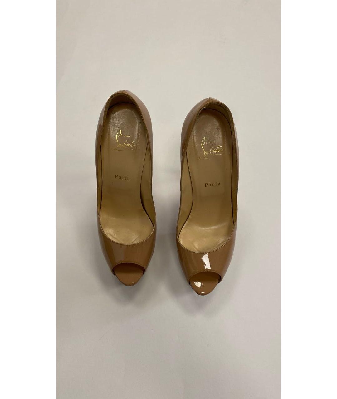CHRISTIAN LOUBOUTIN Бежевые туфли из лакированной кожи, фото 2
