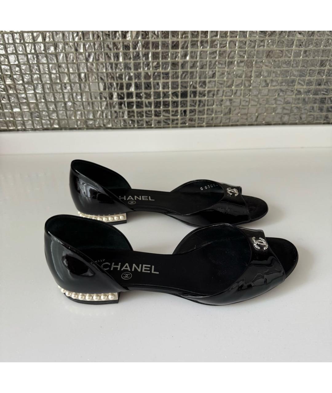 CHANEL Черные балетки из лакированной кожи, фото 8
