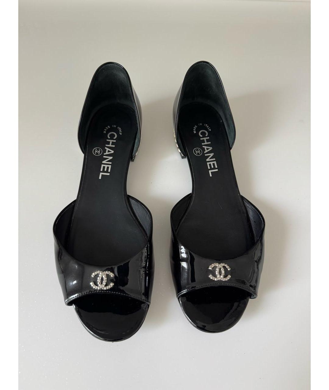 CHANEL Черные балетки из лакированной кожи, фото 2