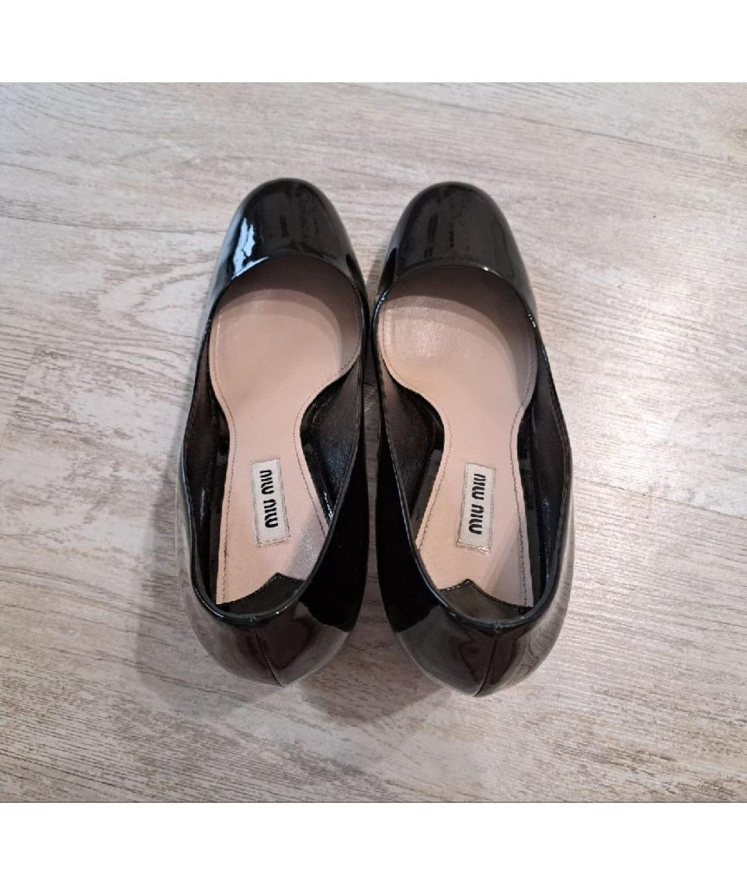 MIU MIU Черные туфли из лакированной кожи, фото 3