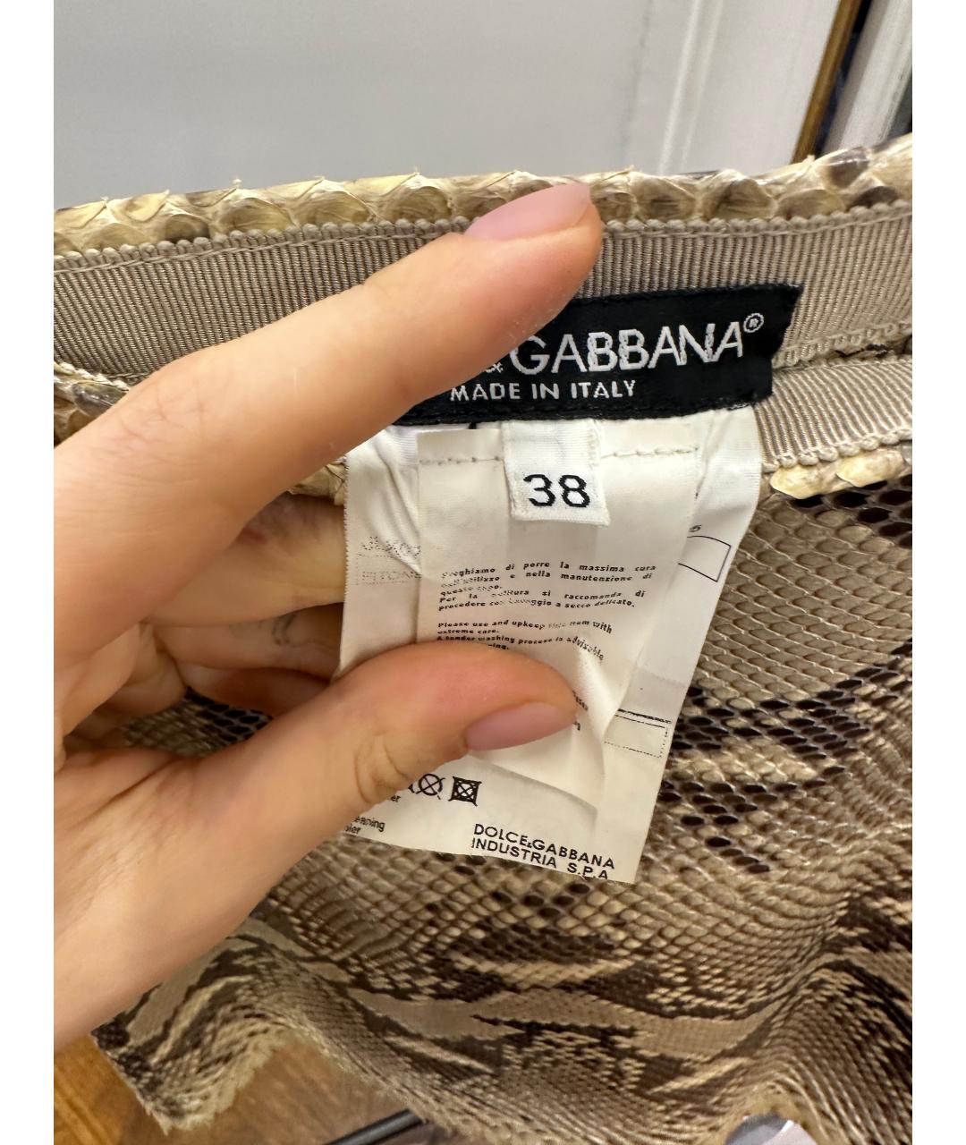 DOLCE&GABBANA Серая юбка мини из экзотической кожи, фото 5