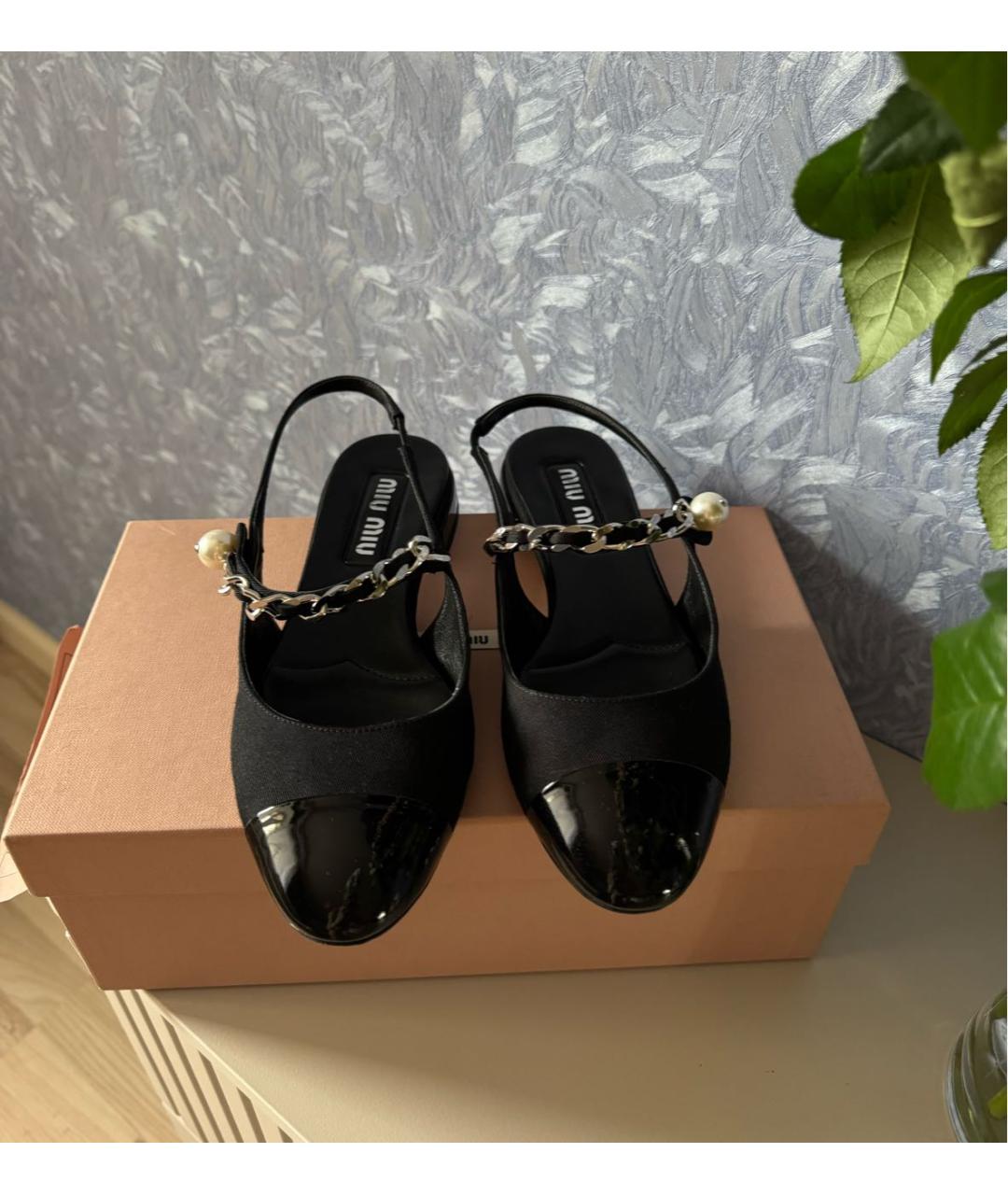 MIU MIU Черные балетки из лакированной кожи, фото 2