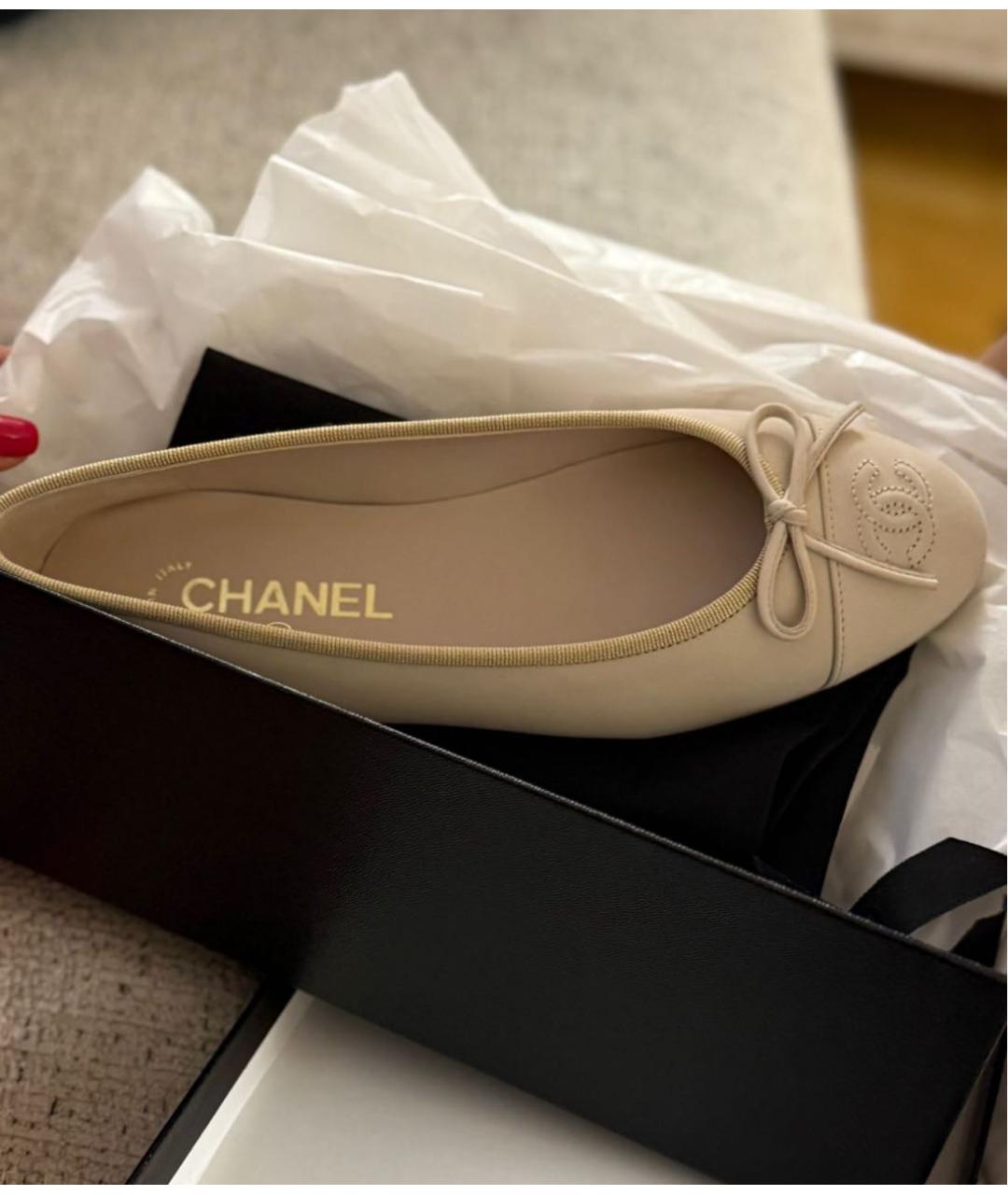 CHANEL Бежевые замшевые балетки, фото 5