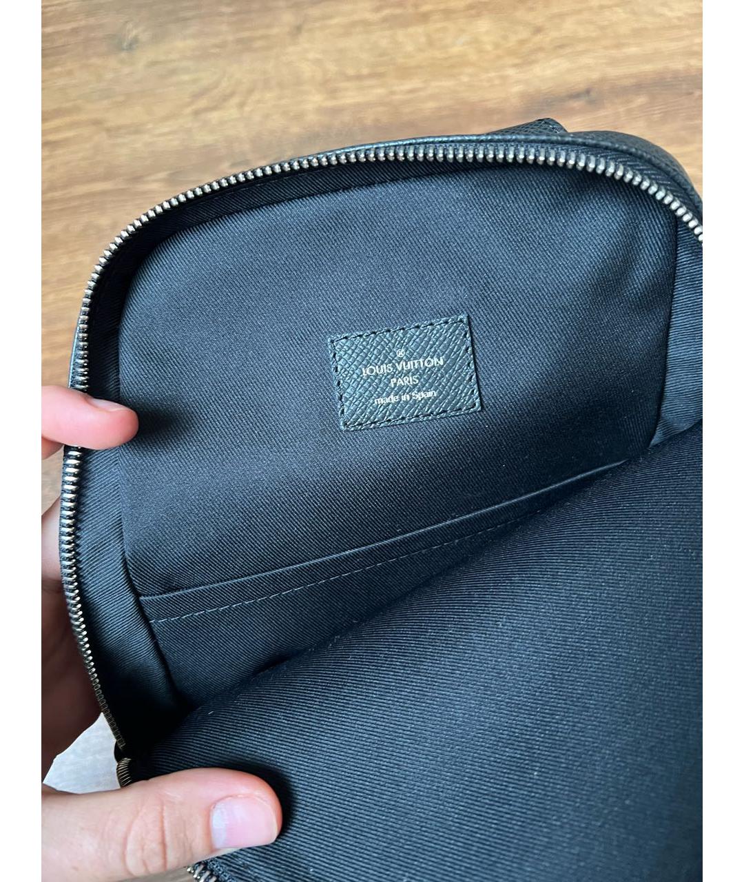 LOUIS VUITTON Черная кожаная сумка на плечо, фото 4