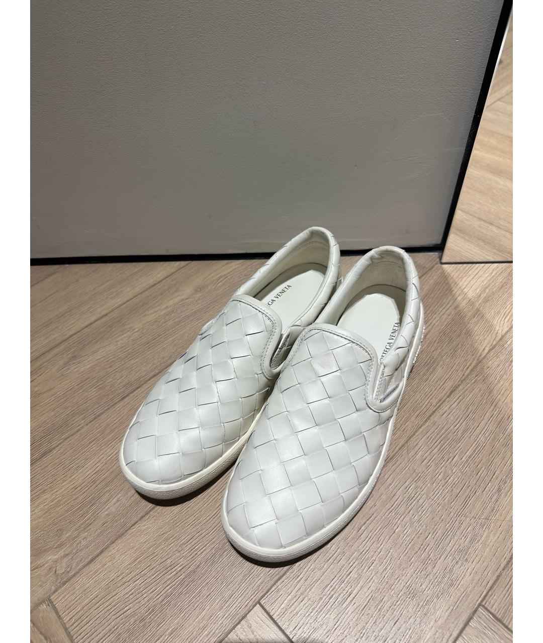 BOTTEGA VENETA Белые кожаные слипоны, фото 2