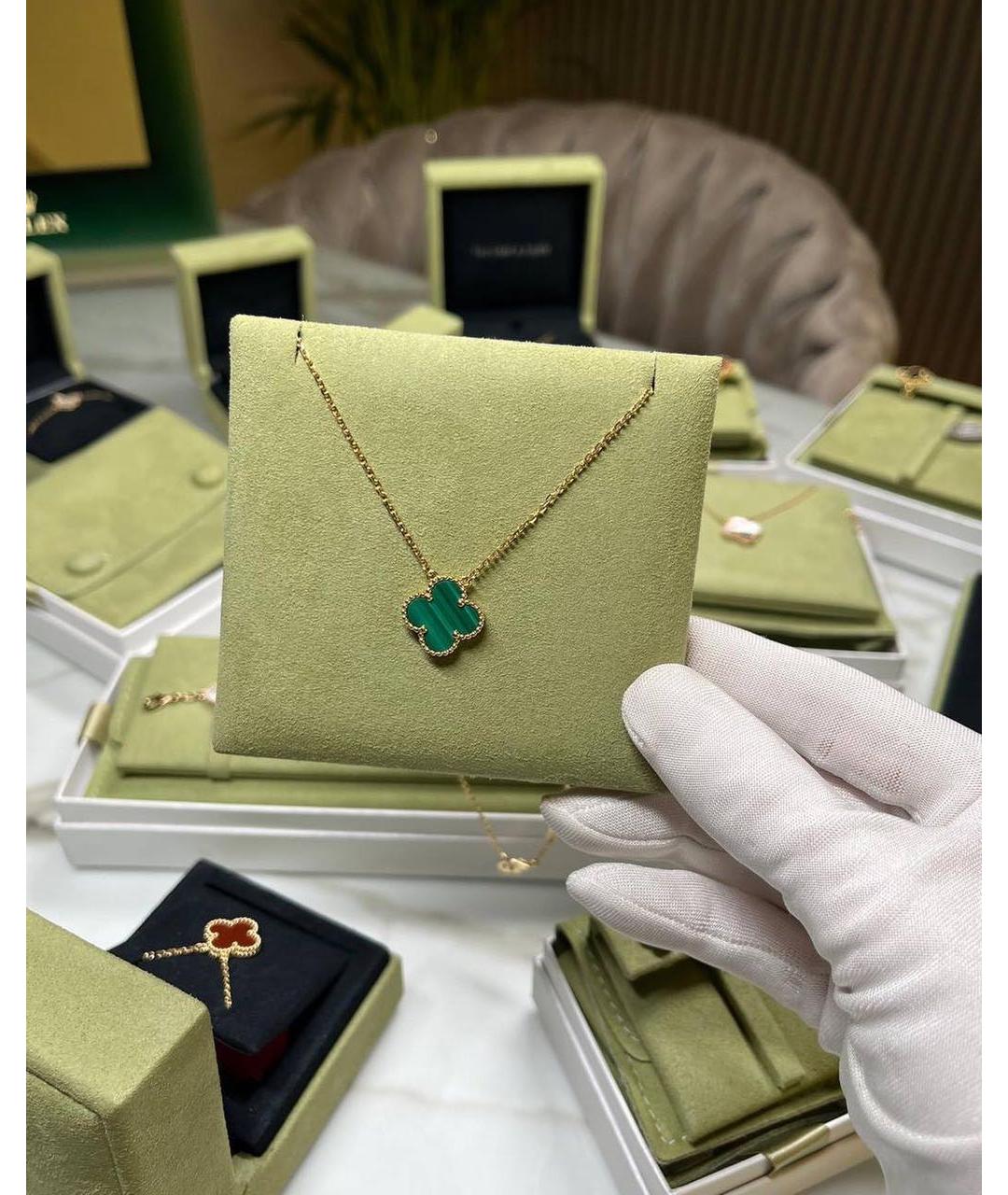 VAN CLEEF & ARPELS Зеленые колье из желтого золота, фото 2