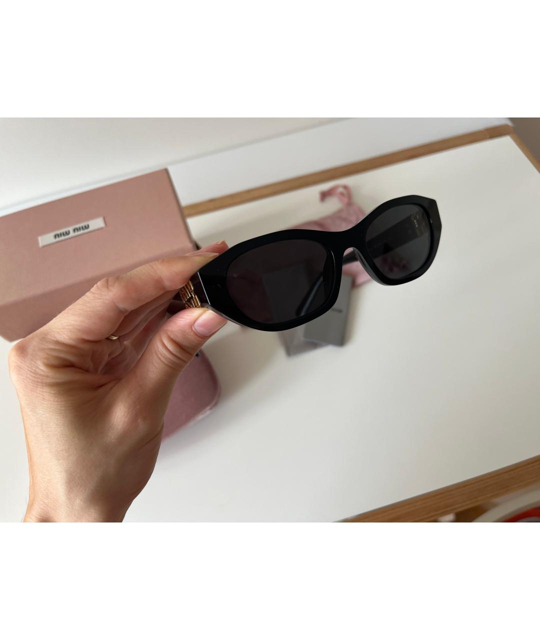 MIU MIU Черные пластиковые солнцезащитные очки, фото 2