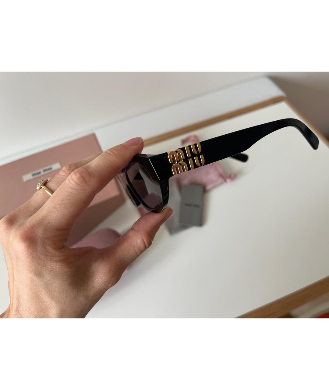 MIU MIU Черные пластиковые солнцезащитные очки, фото 6