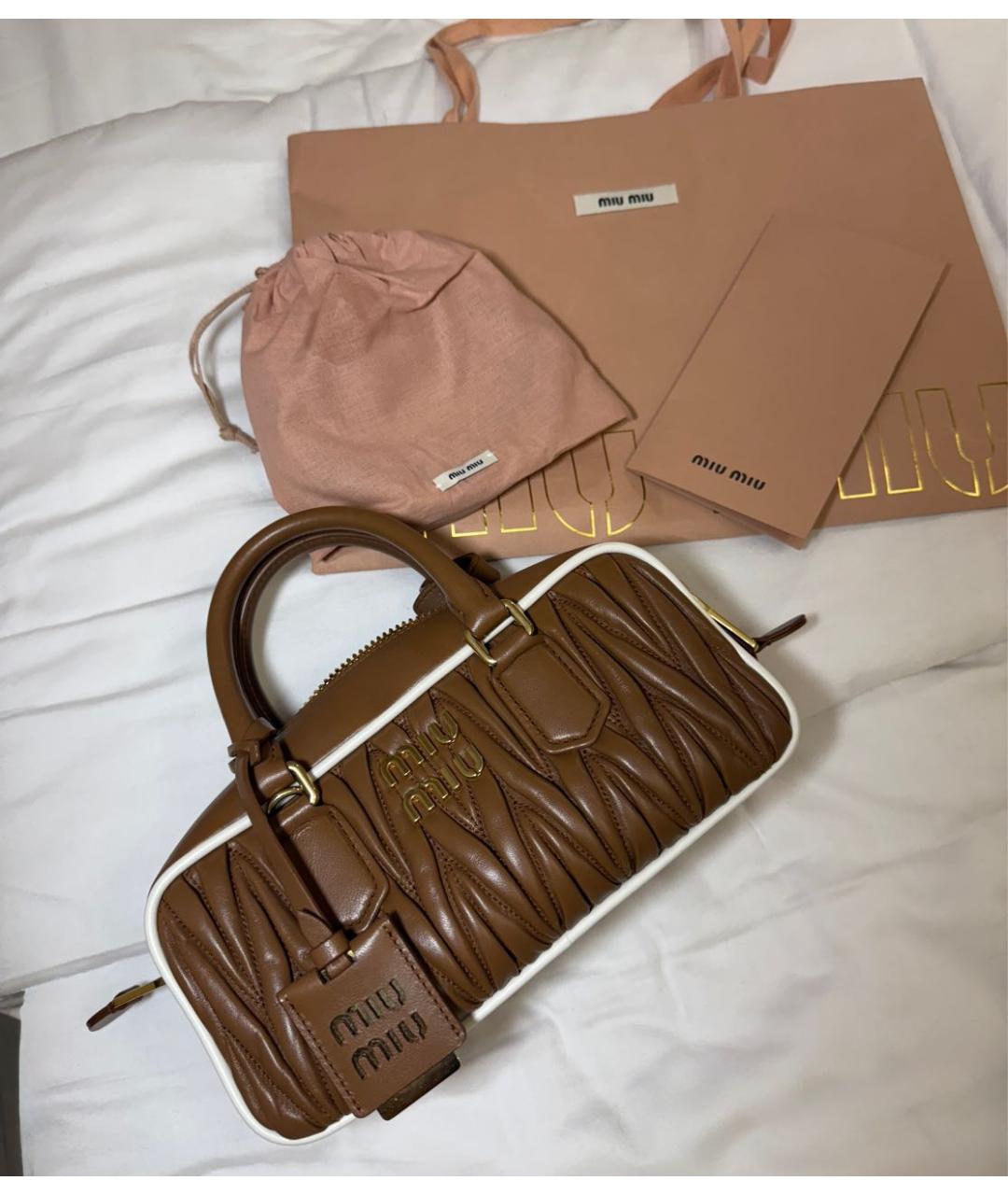 MIU MIU Коричневая кожаная сумка с короткими ручками, фото 6