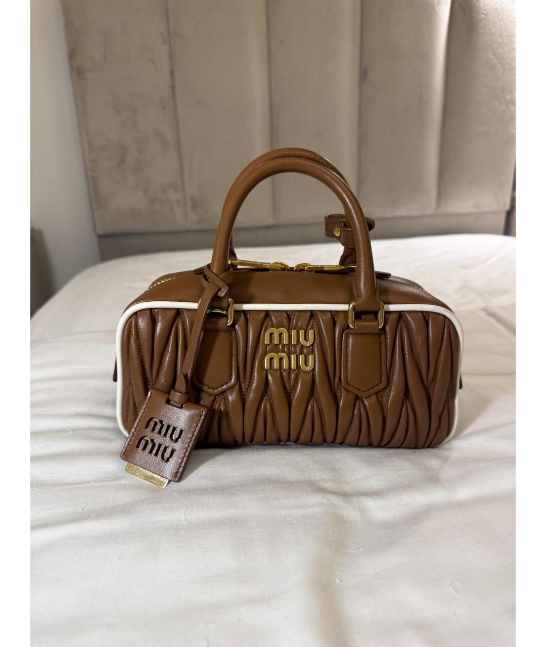 MIU MIU Коричневая кожаная сумка с короткими ручками, фото 8