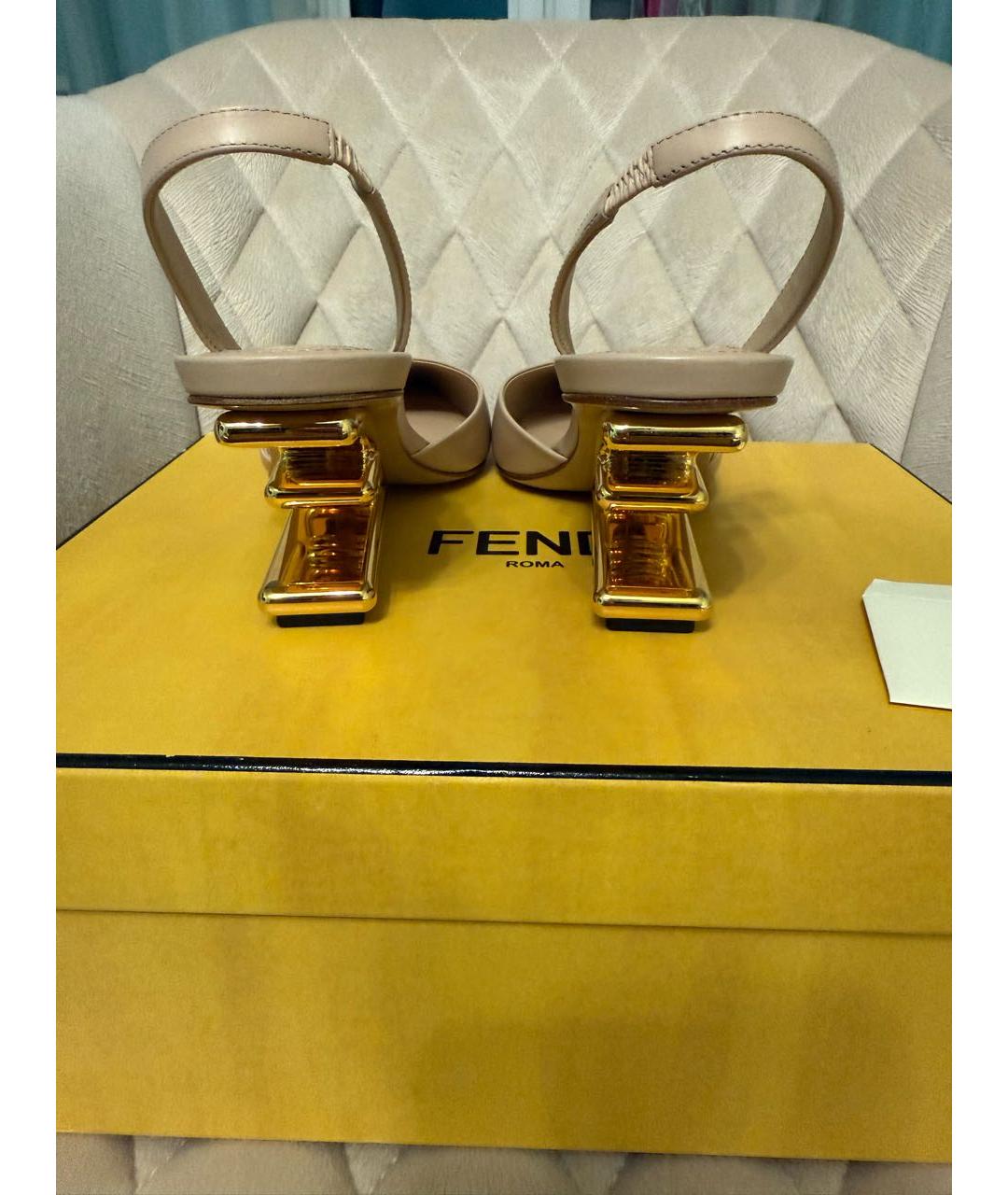 FENDI Бежевые кожаные туфли, фото 4