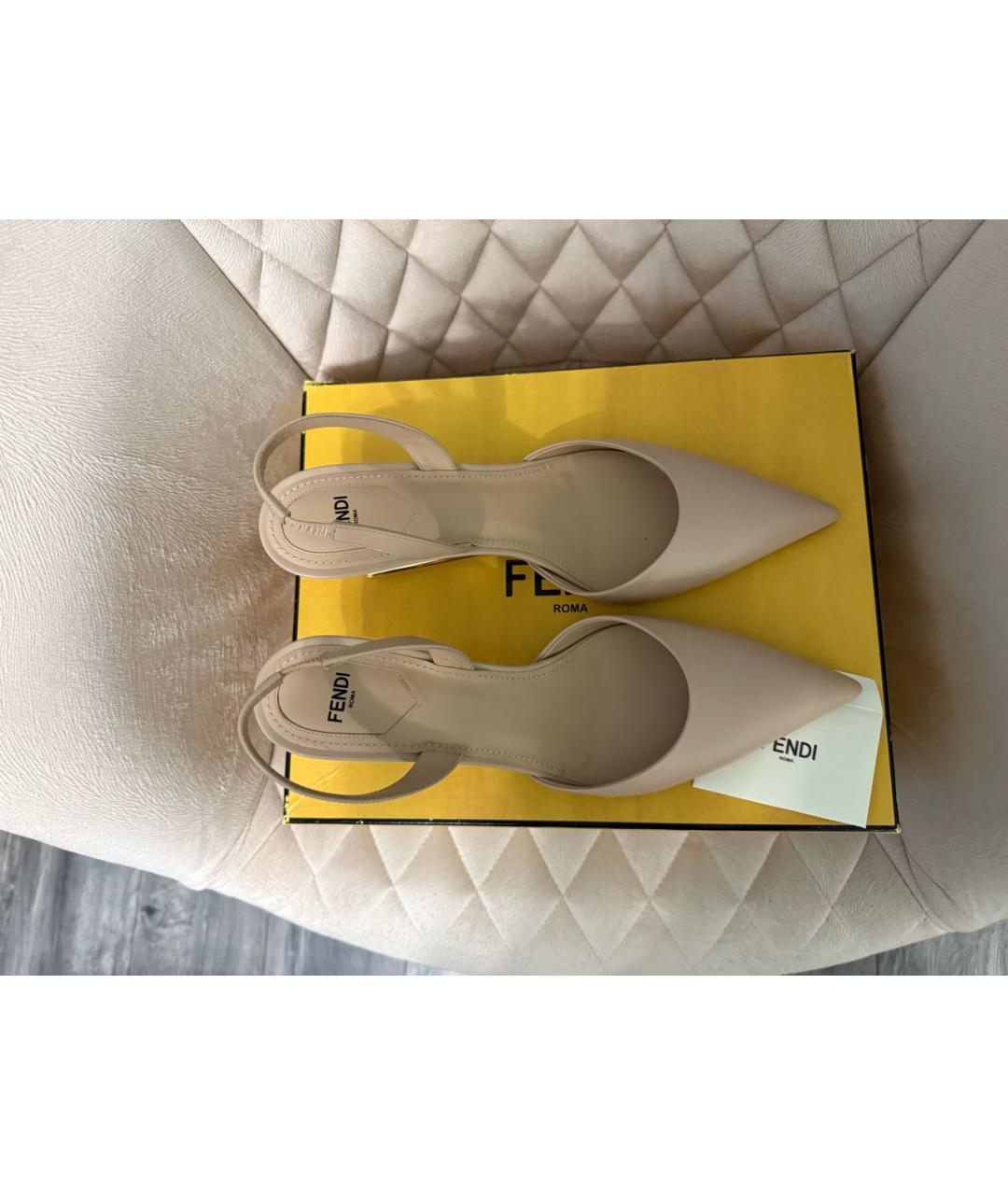FENDI Бежевые кожаные туфли, фото 3