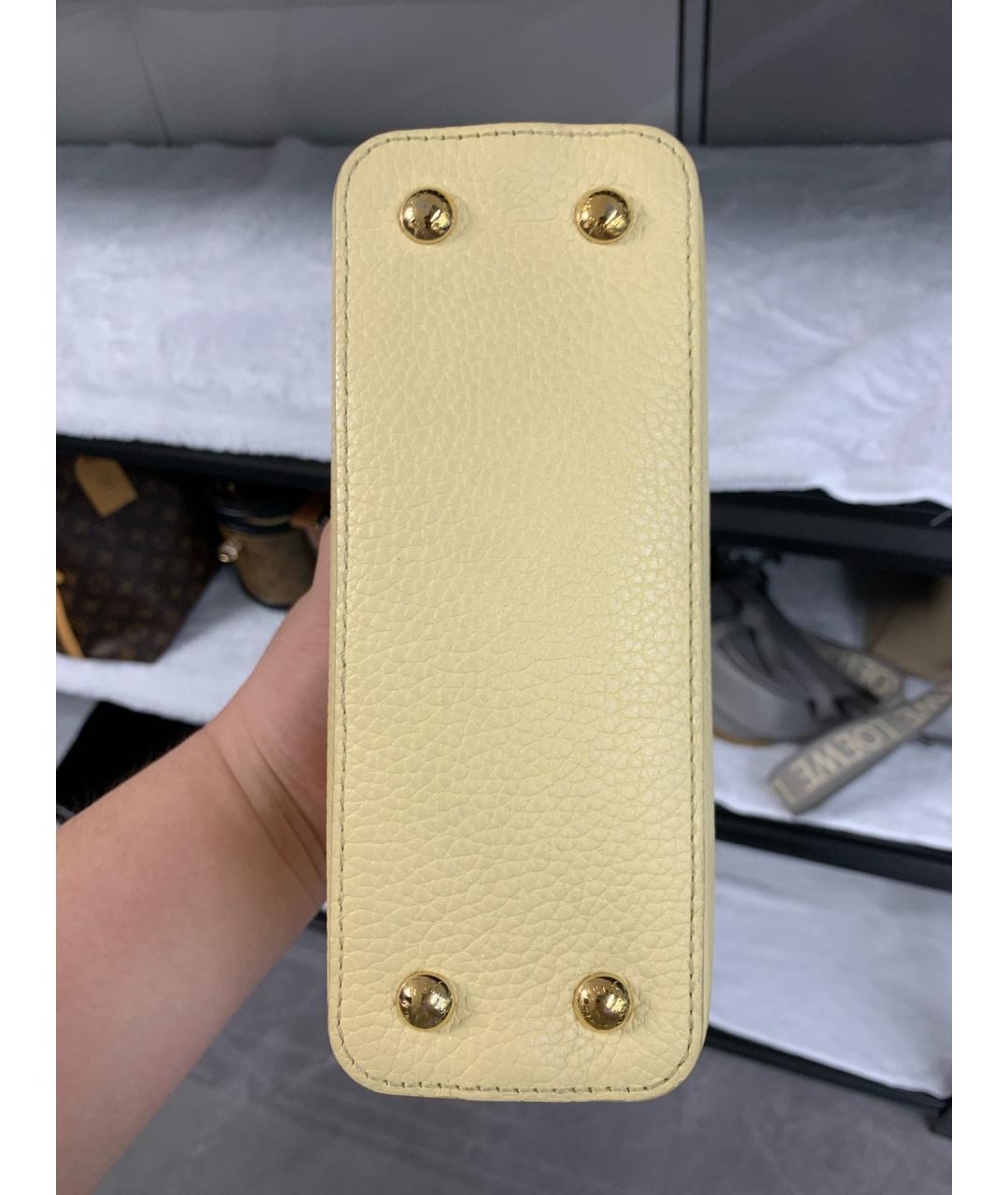 LOUIS VUITTON Желтая кожаная сумка с короткими ручками, фото 6