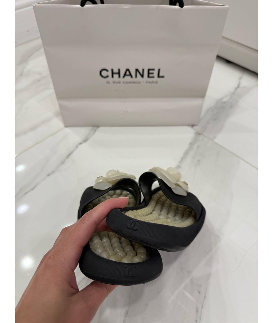 CHANEL Черные резиновые шлепанцы, фото 3