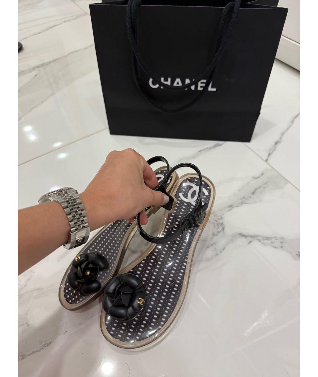 CHANEL Черные резиновые сандалии, фото 4