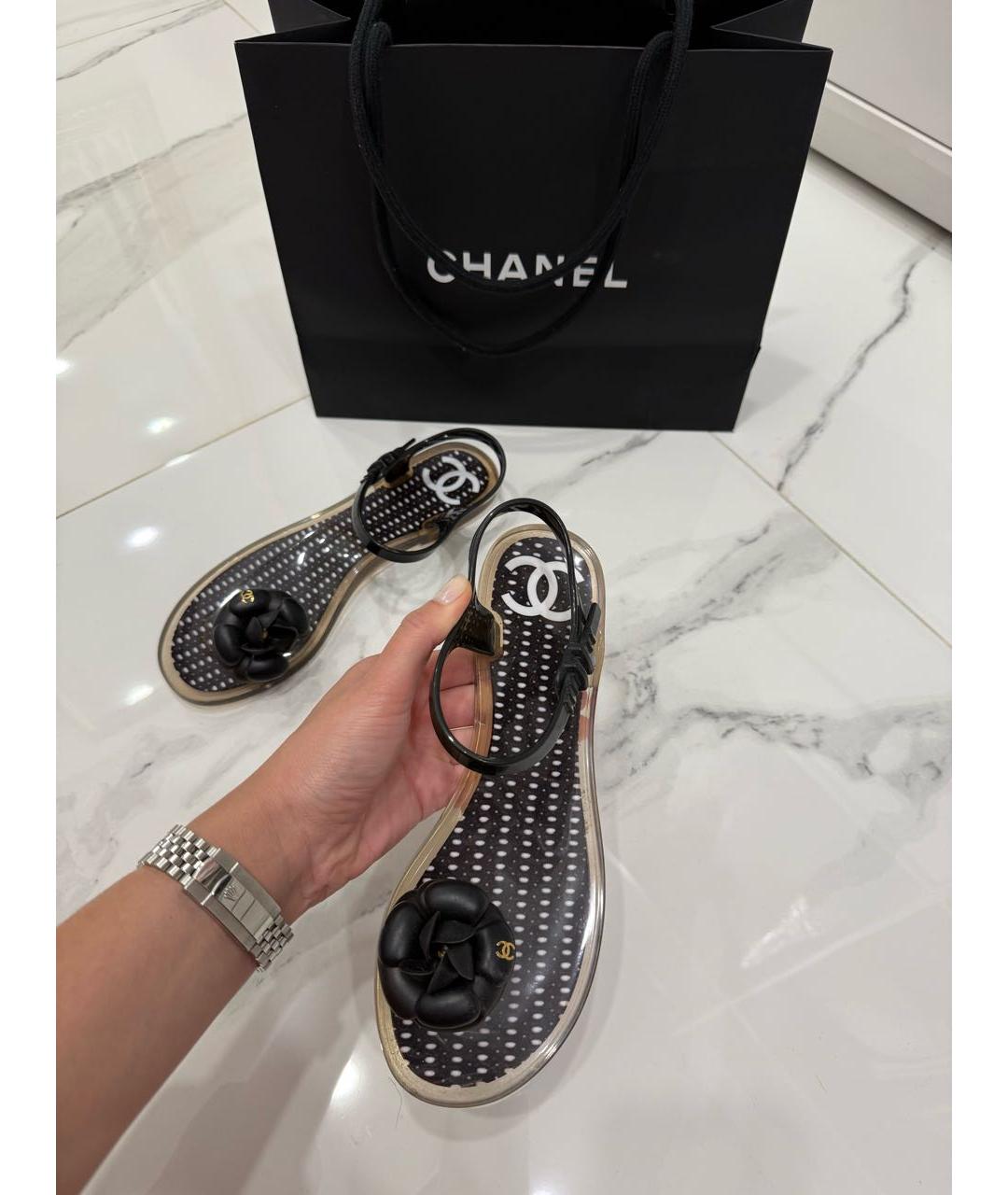 CHANEL Черные резиновые сандалии, фото 3