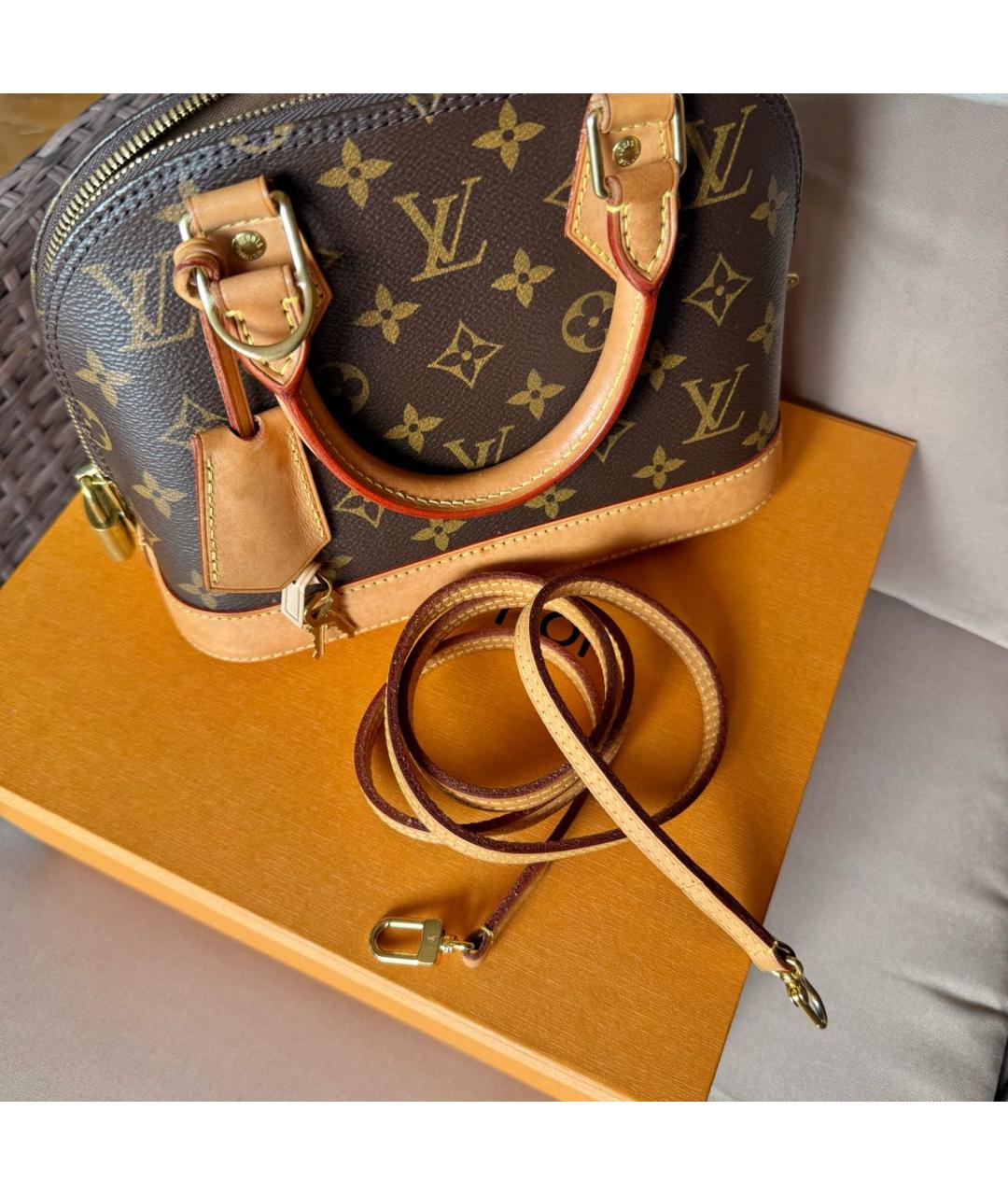 LOUIS VUITTON Коричневая кожаная сумка с короткими ручками, фото 7