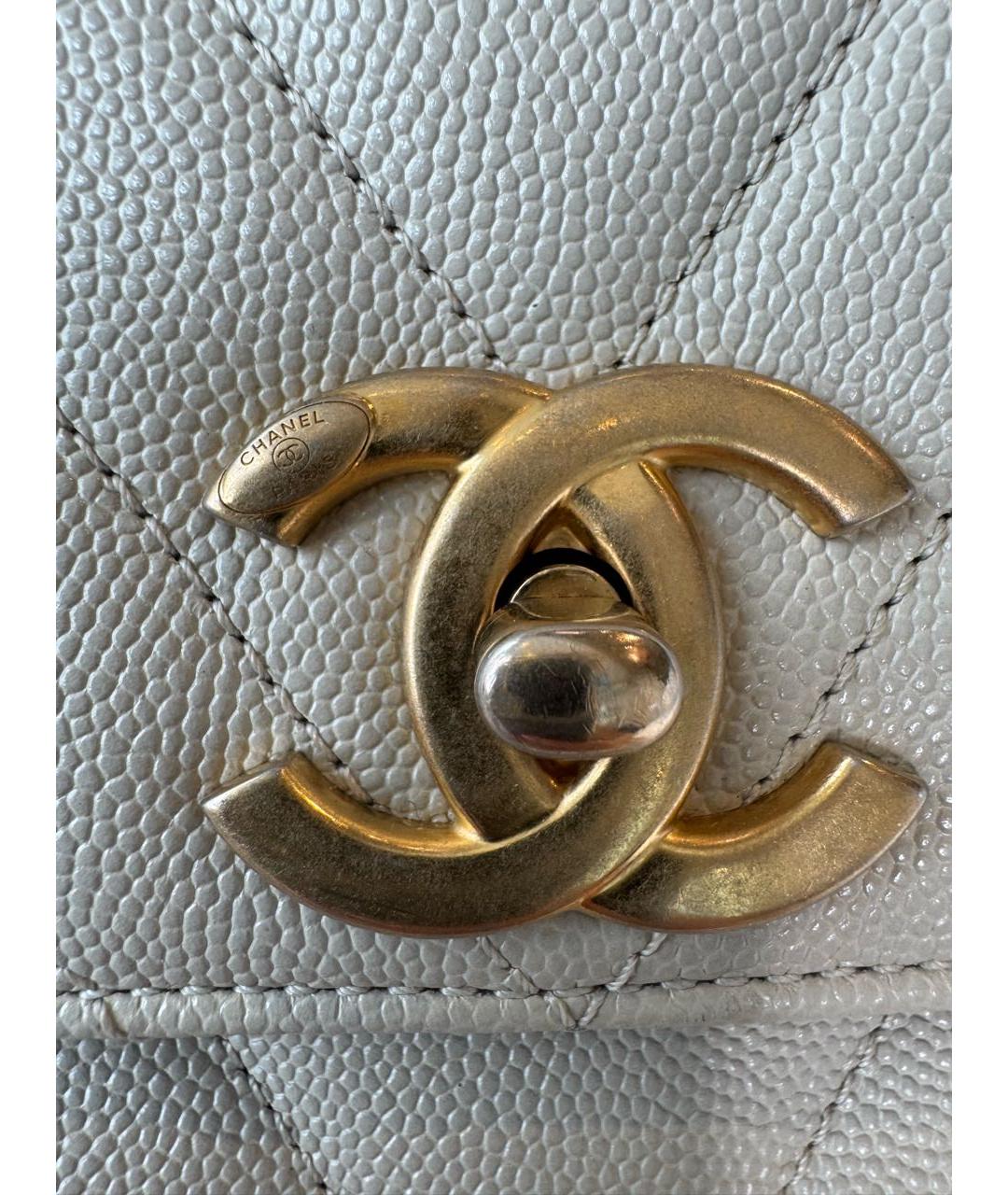 CHANEL Белая кожаная сумка с короткими ручками, фото 3