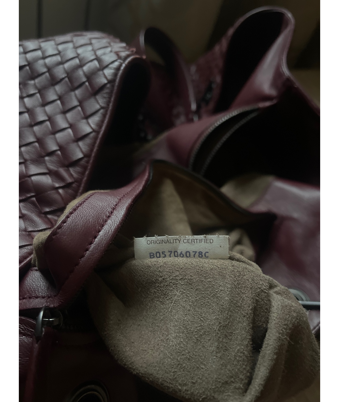BOTTEGA VENETA Бордовая кожаная сумка тоут, фото 9