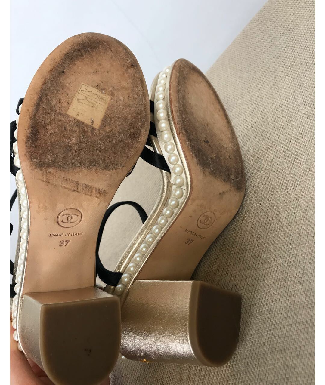 CHANEL Золотые кожаные босоножки, фото 6