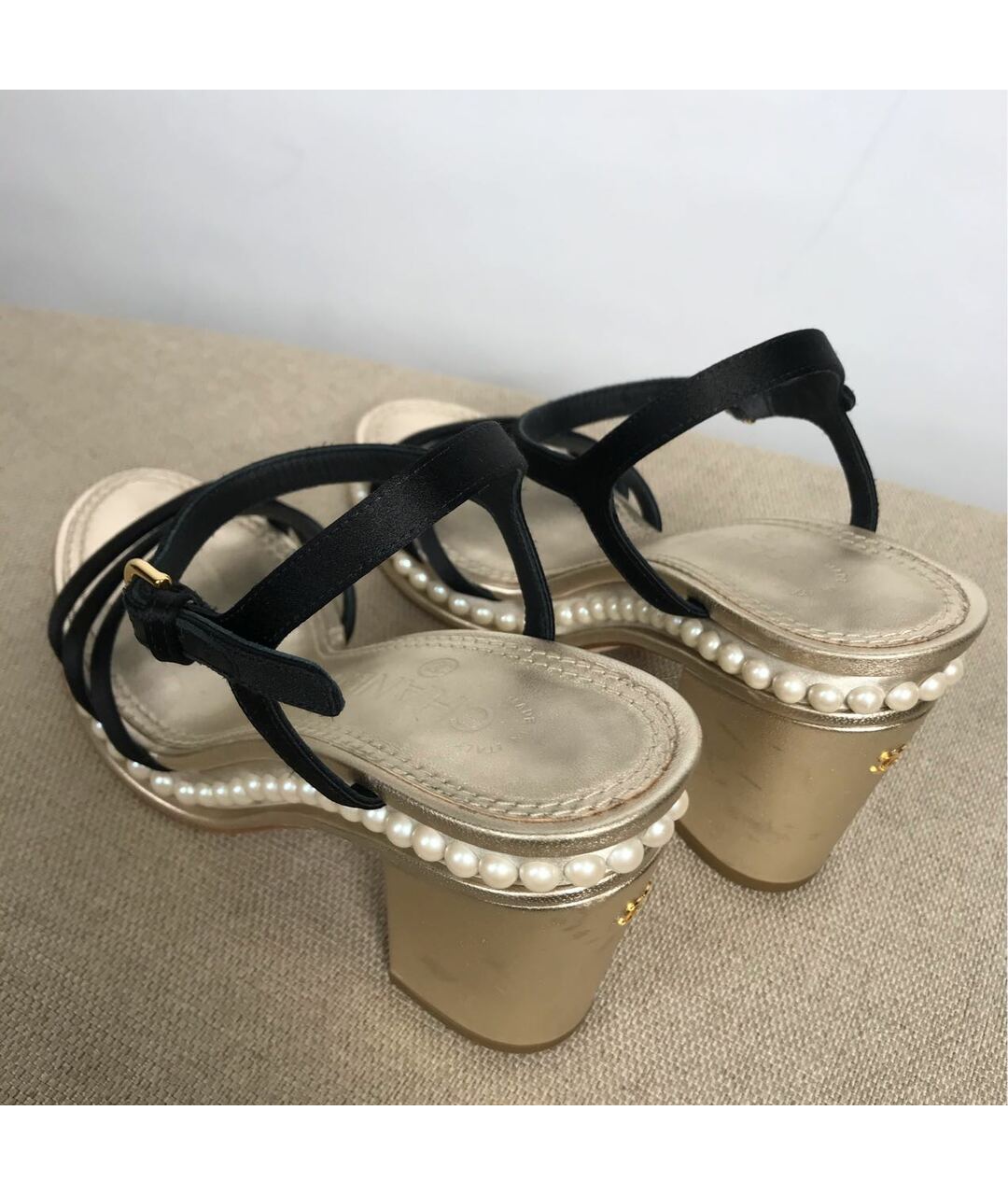 CHANEL Золотые кожаные босоножки, фото 7