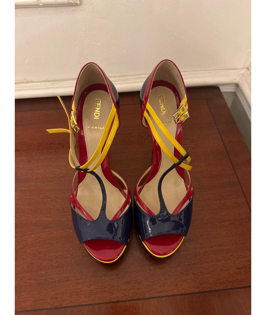 FENDI Мульти босоножки из лакированной кожи, фото 2