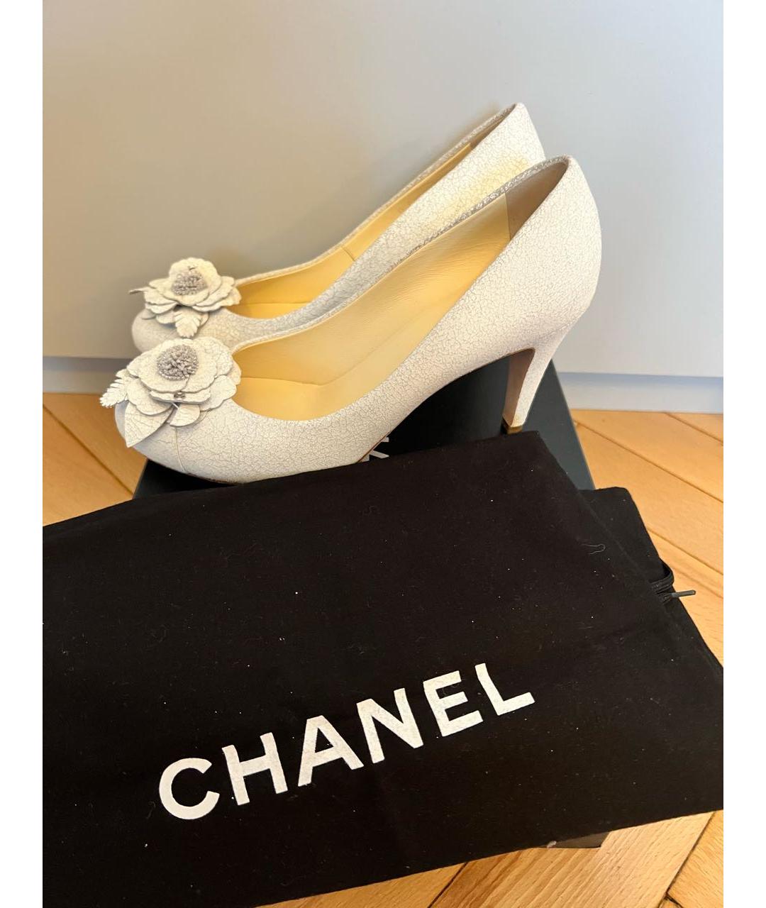 CHANEL Белые кожаные свадебные туфли на среднем каблуке, фото 6