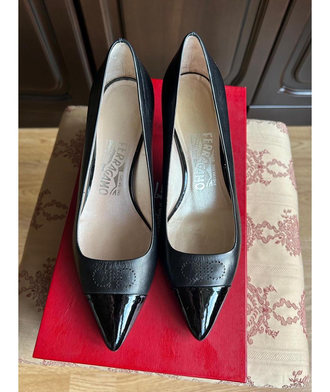 FERRAGAMO Черные кожаные лодочки на низком каблуке, фото 8