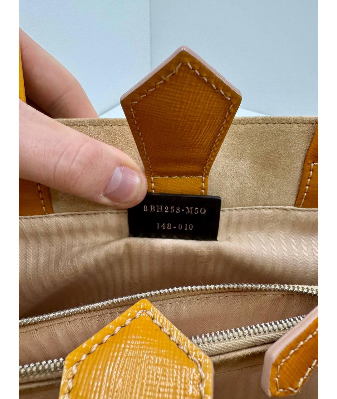 FENDI Оранжевая сумка тоут из лакированной кожи, фото 8