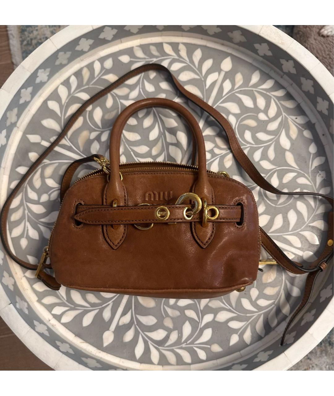 MIU MIU Коричневая кожаная сумка с короткими ручками, фото 7