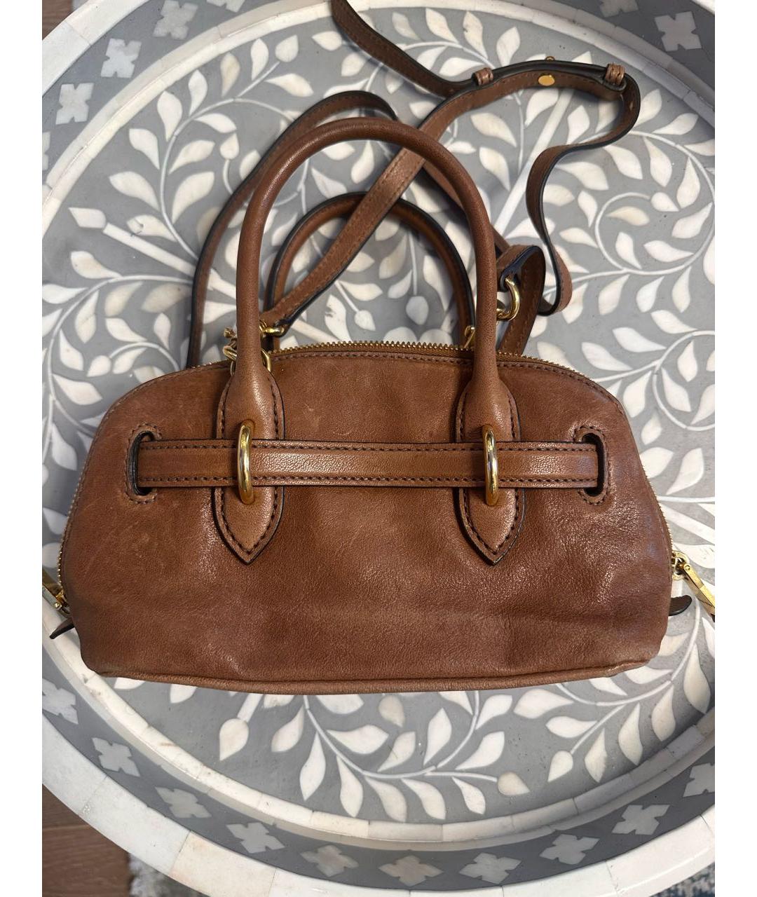 MIU MIU Коричневая кожаная сумка с короткими ручками, фото 3