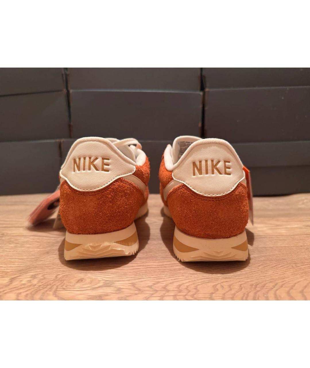 NIKE Оранжевое низкие кроссовки / кеды, фото 4