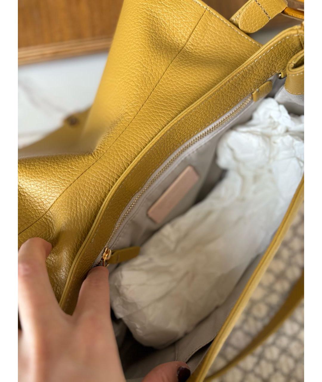 COCCINELLE Горчичная замшевая сумка через плечо, фото 6