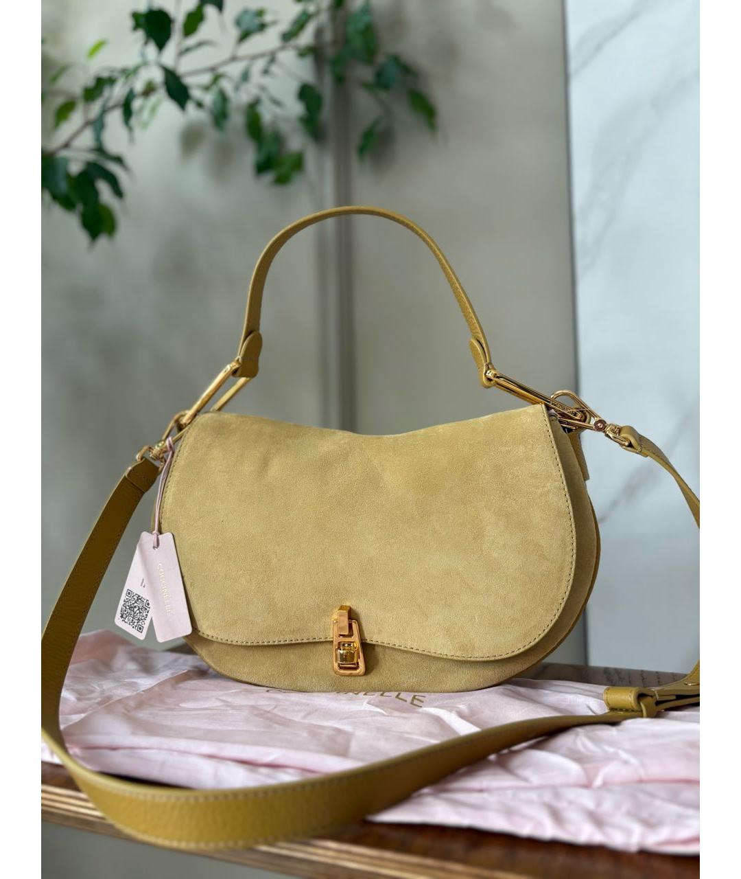 COCCINELLE Горчичная замшевая сумка через плечо, фото 2