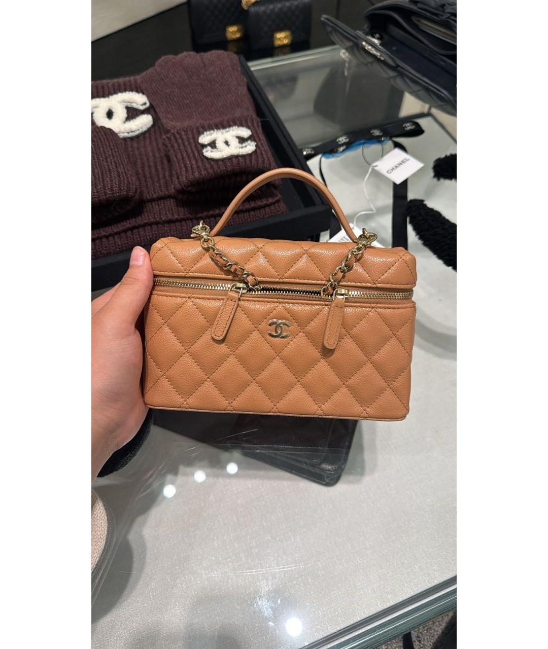 CHANEL Бежевая кожаная сумка с короткими ручками, фото 2