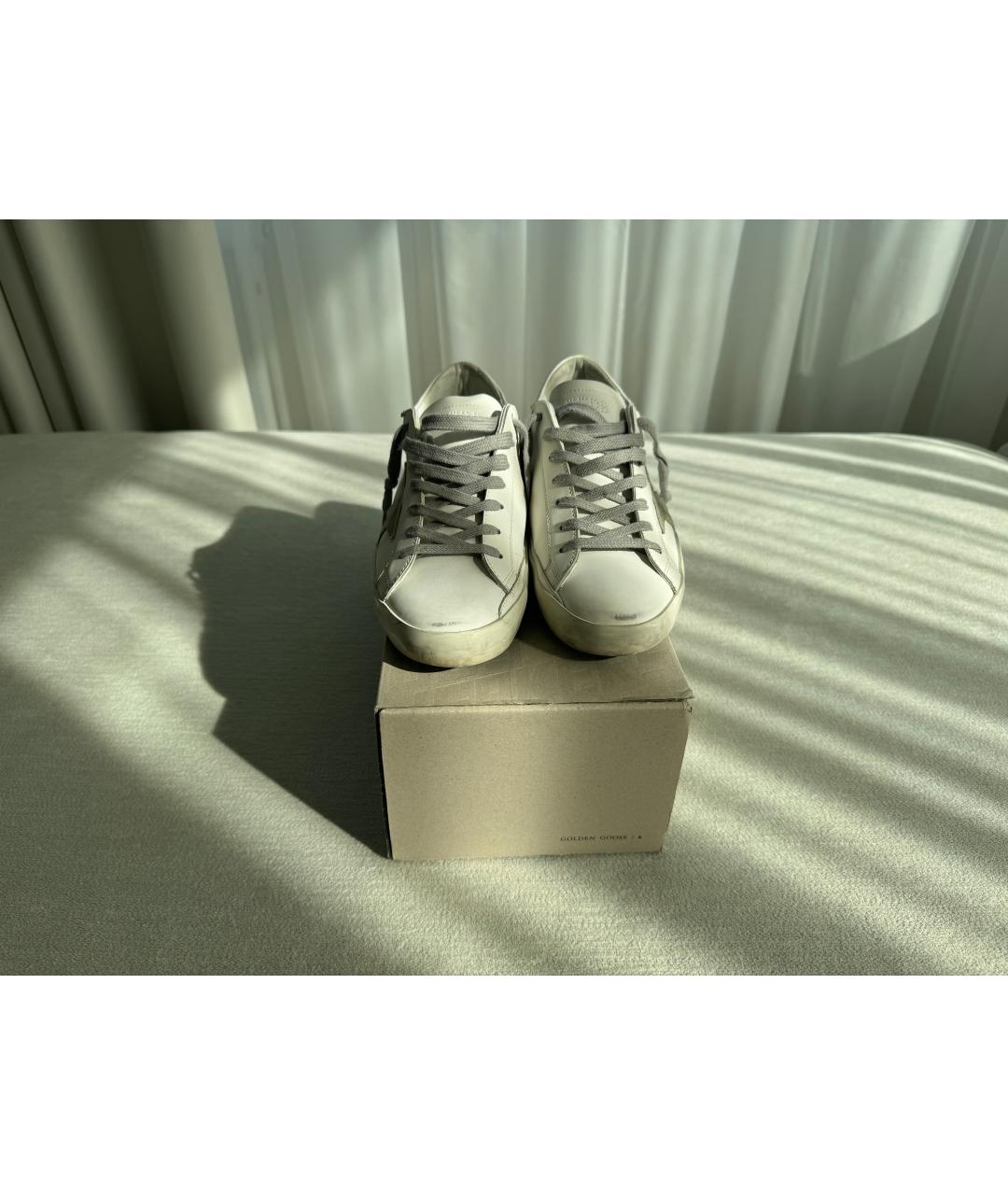 GOLDEN GOOSE DELUXE BRAND Белые кожаные низкие кроссовки / кеды, фото 2