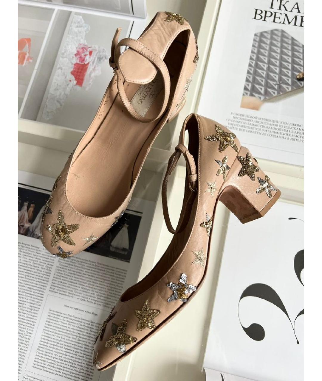 VALENTINO Коричневые кожаные лодочки на низком каблуке, фото 5