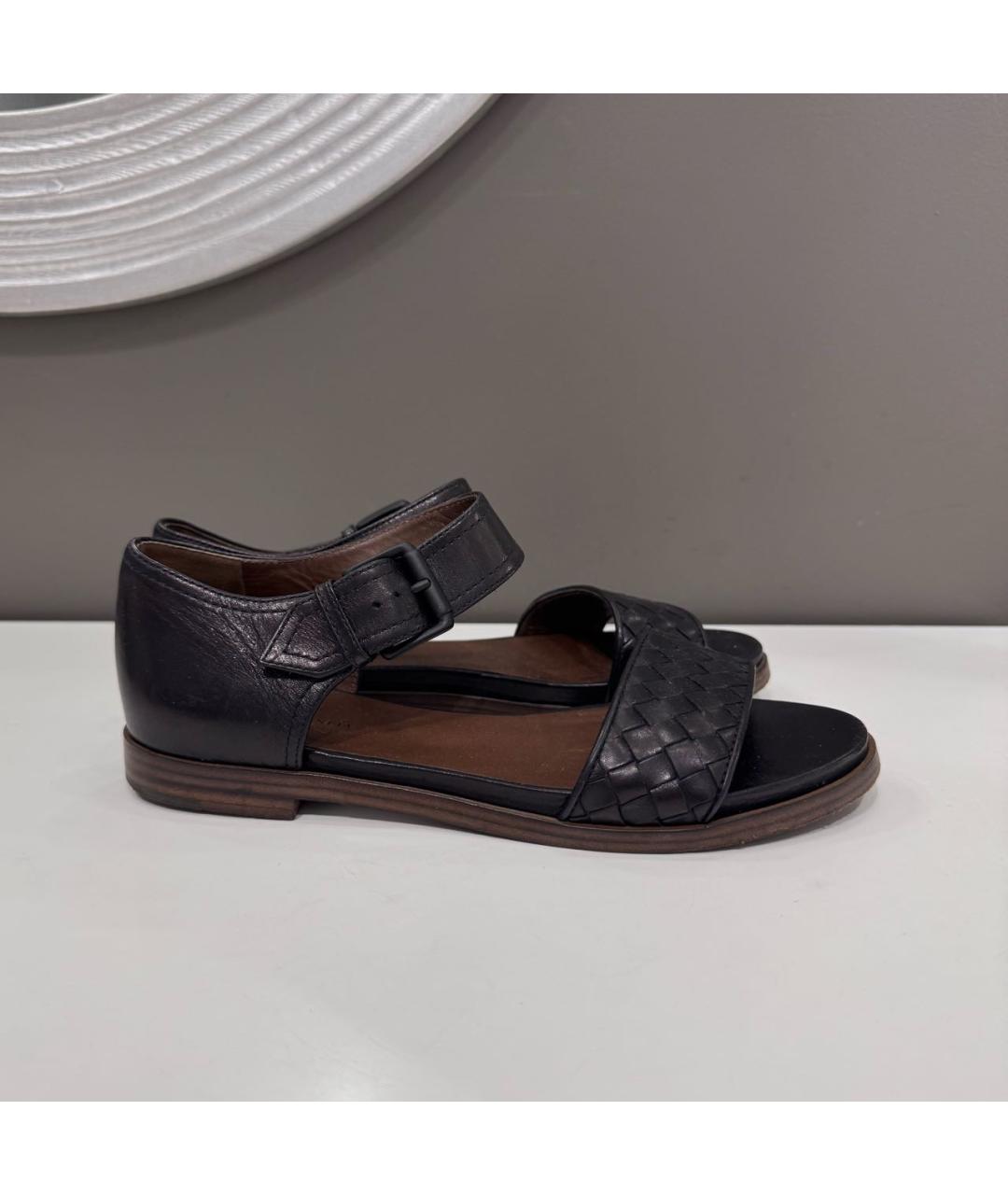 BOTTEGA VENETA Черные кожаные сандалии, фото 3