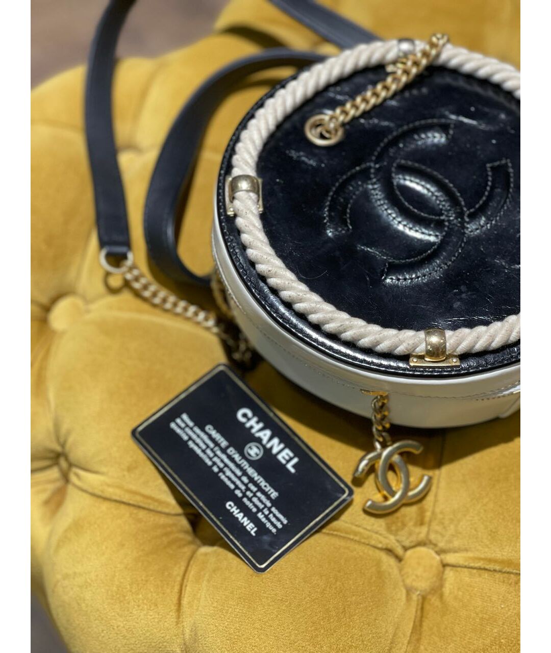 CHANEL PRE-OWNED Черная сумка через плечо из лакированной кожи, фото 7