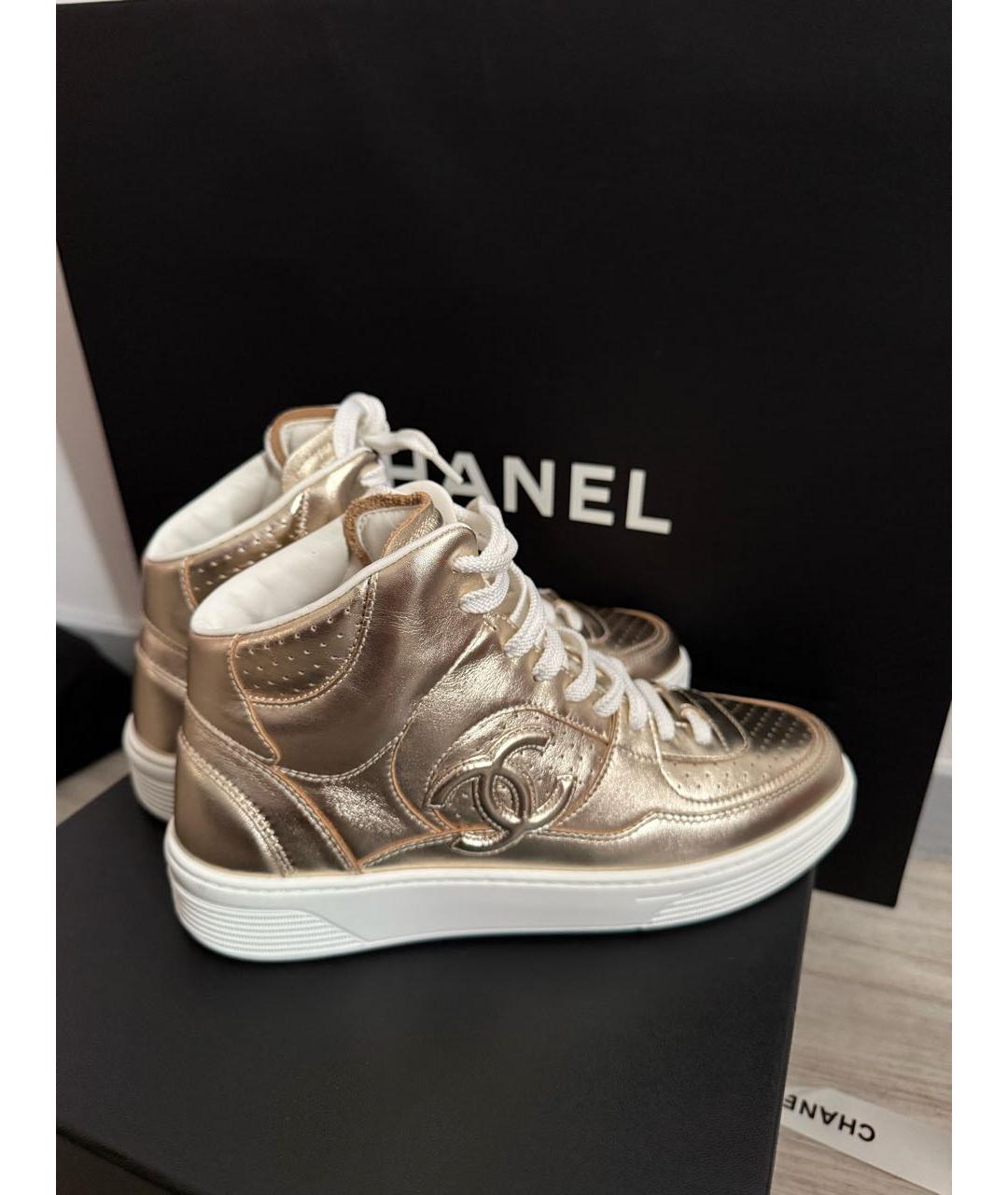 CHANEL Золотые кожаные кеды, фото 6