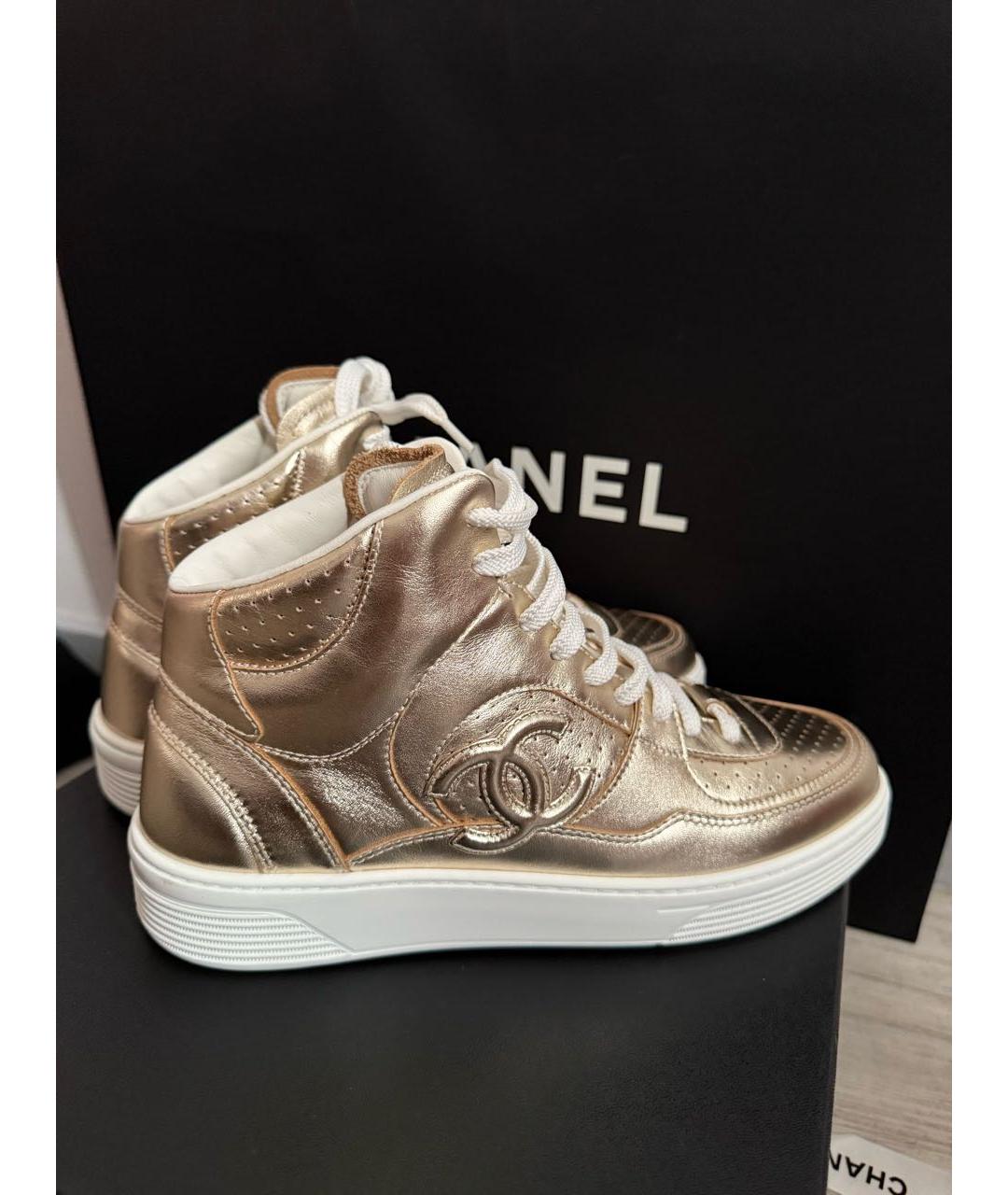 CHANEL Золотые кожаные кеды, фото 5