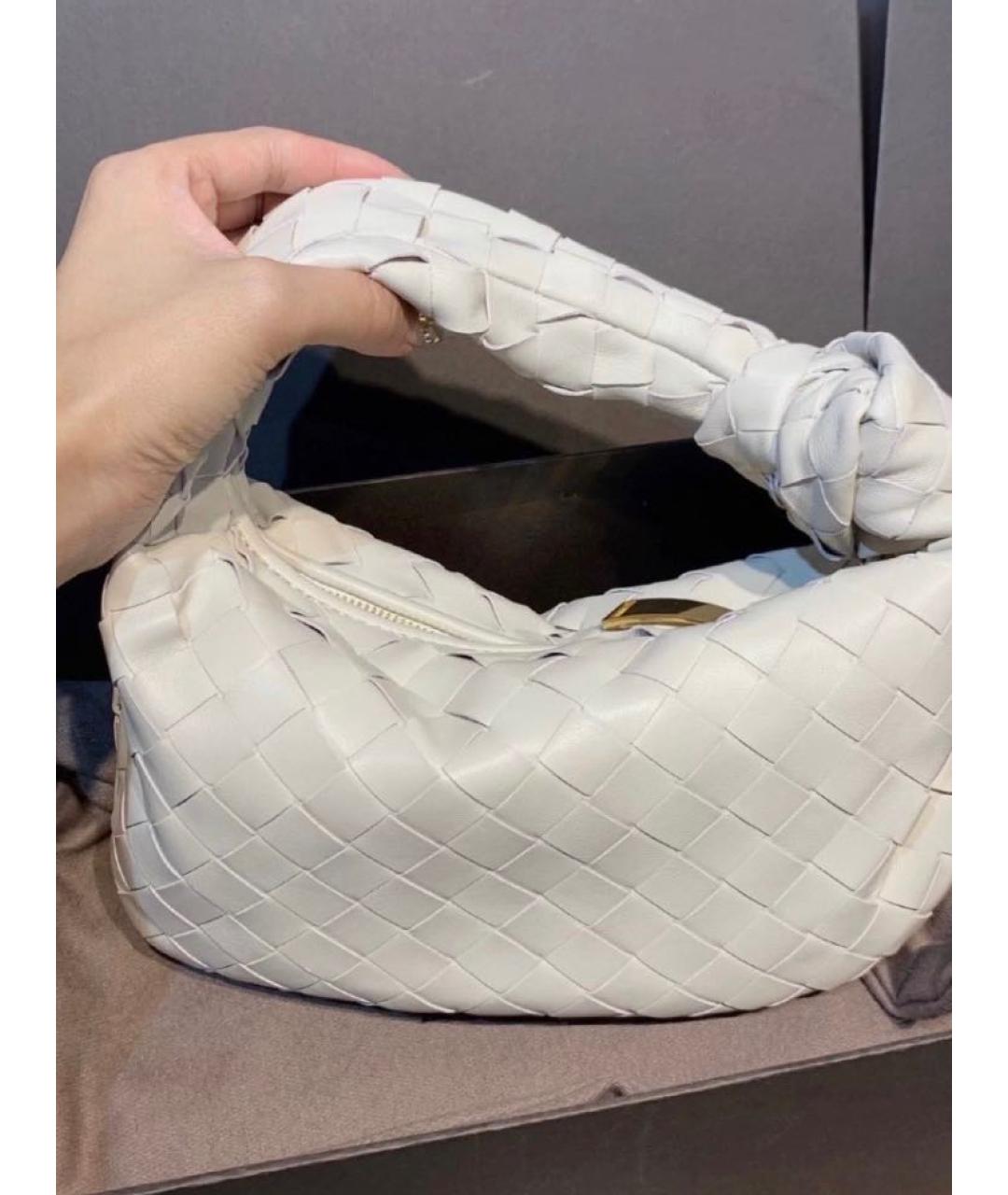 BOTTEGA VENETA Белая кожаная сумка с короткими ручками, фото 3