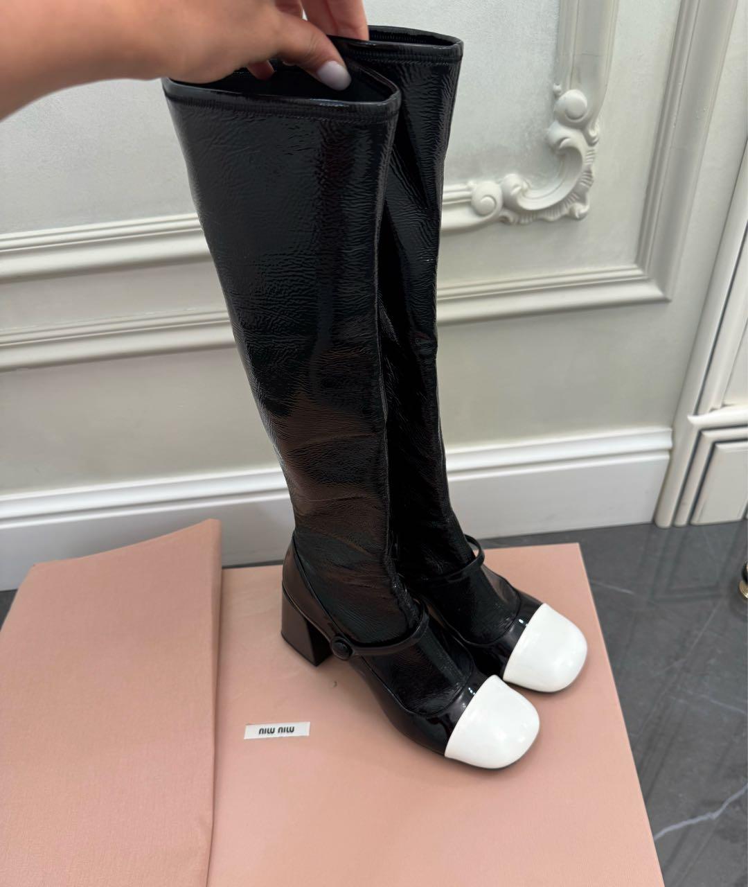 MIU MIU Черные сапоги из лакированной кожи, фото 9