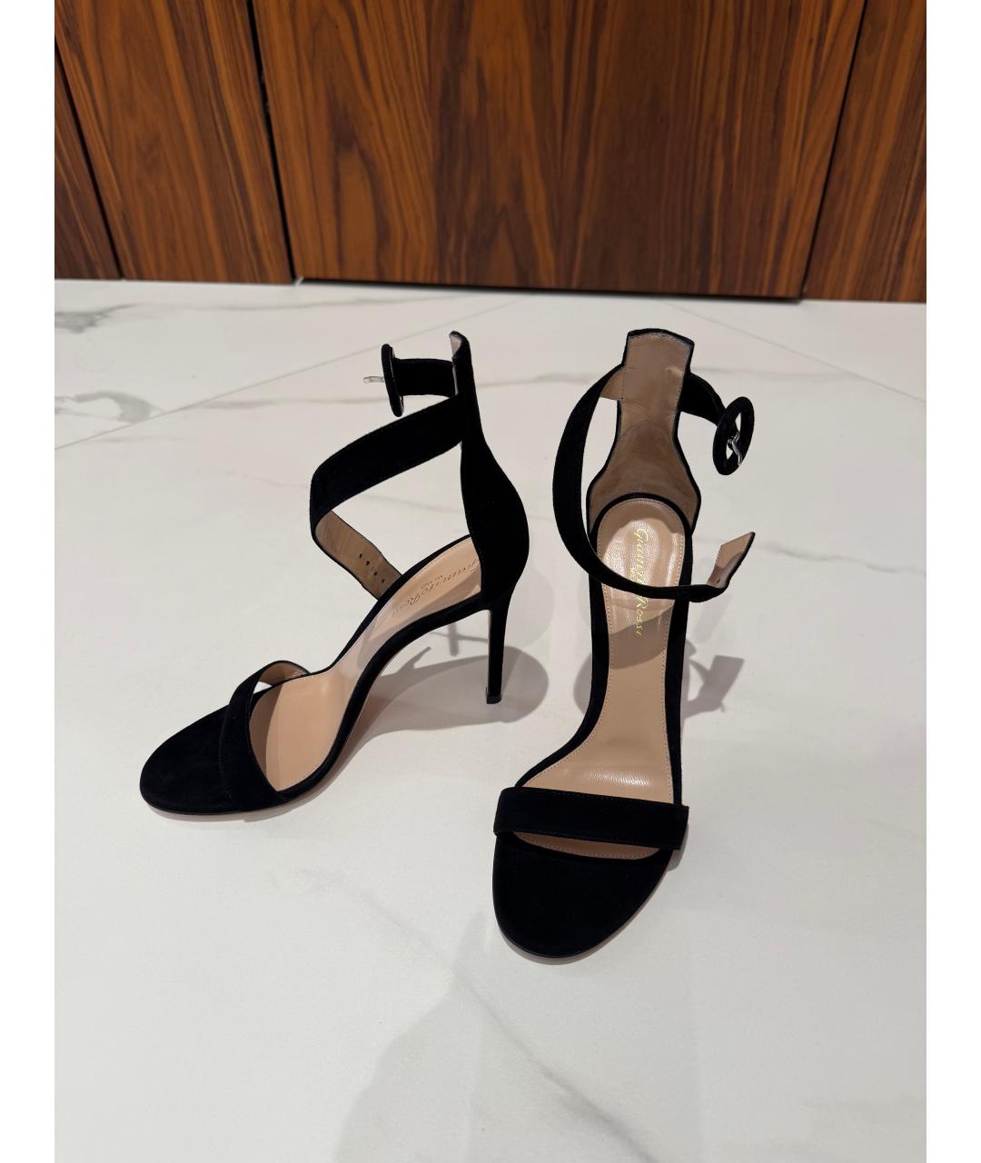 GIANVITO ROSSI Черные замшевые босоножки, фото 8